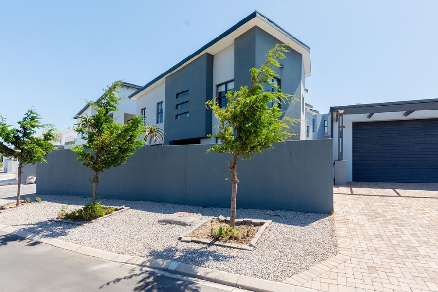 4 Bedroom Property for Sale in Calypso Beach Western Cape